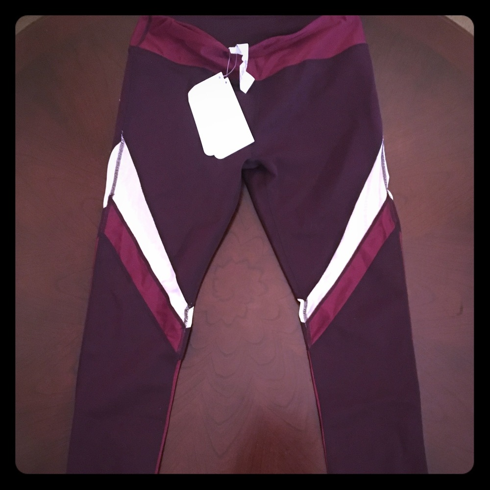 NEW WITH TAGS Fabletics Mesh Brogan Legging Size S